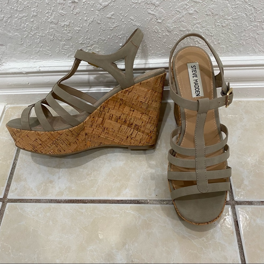 Grey wedges